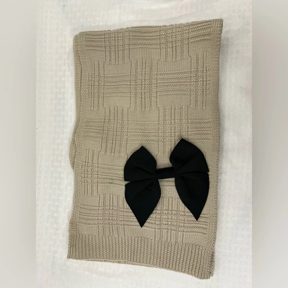 Kate Spade Beige Knit Scarf Black Bow Appliqué